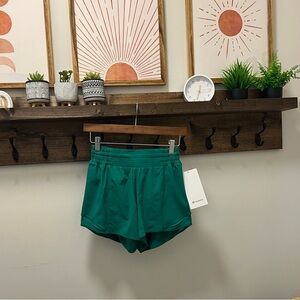 NWT lululemon Hotty Hot High-Rise Short 4” *Lined, Raceway Green, Size 4